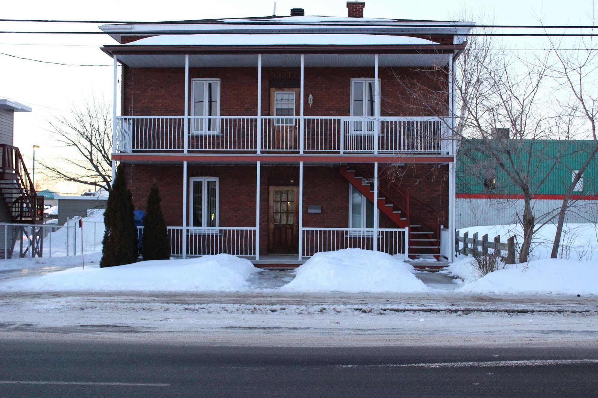 Le Citadin Hebergement Vielajoie Grand Mere Exterior photo